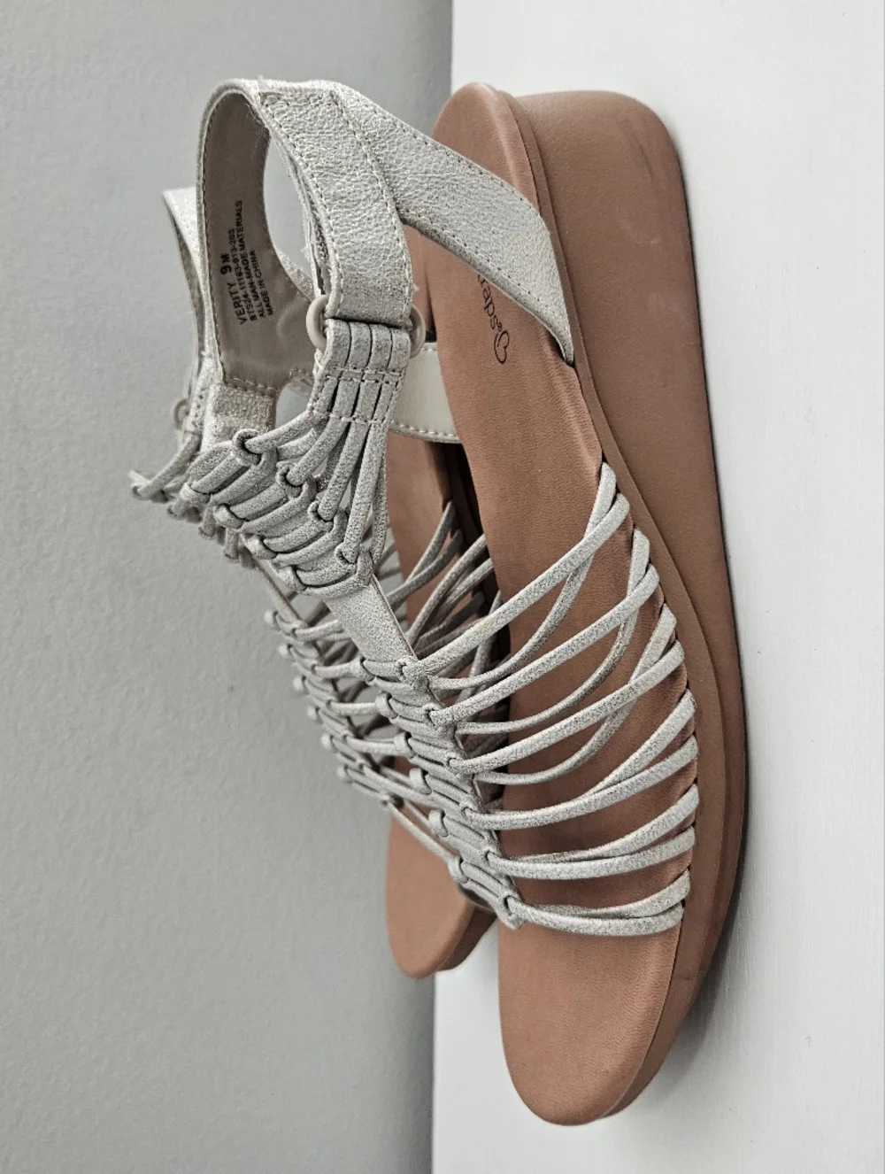 BareTraps lightweight wedge